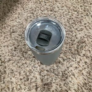 Yeti RAMBLER®
30 OZ TUMBLER WITH MAGSLIDER™ LID